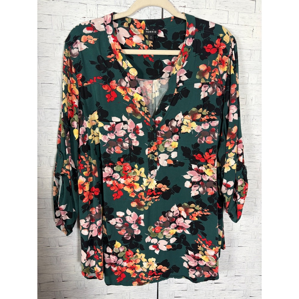 Torrid Womens Blouse Floral Rayon Roll Tab Sleeve Henley lightweight Plus Size